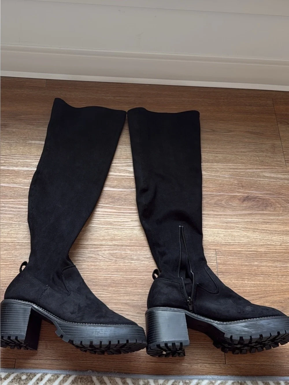 Black Knee-High Chunky Heel Boots - Women
